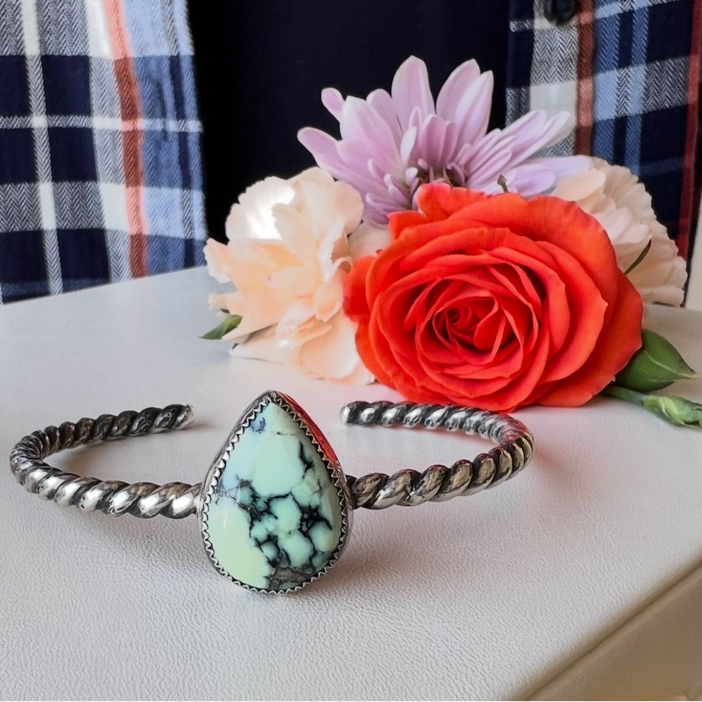 Variscite and Sterling Silver cuff - Picture 2 of 4